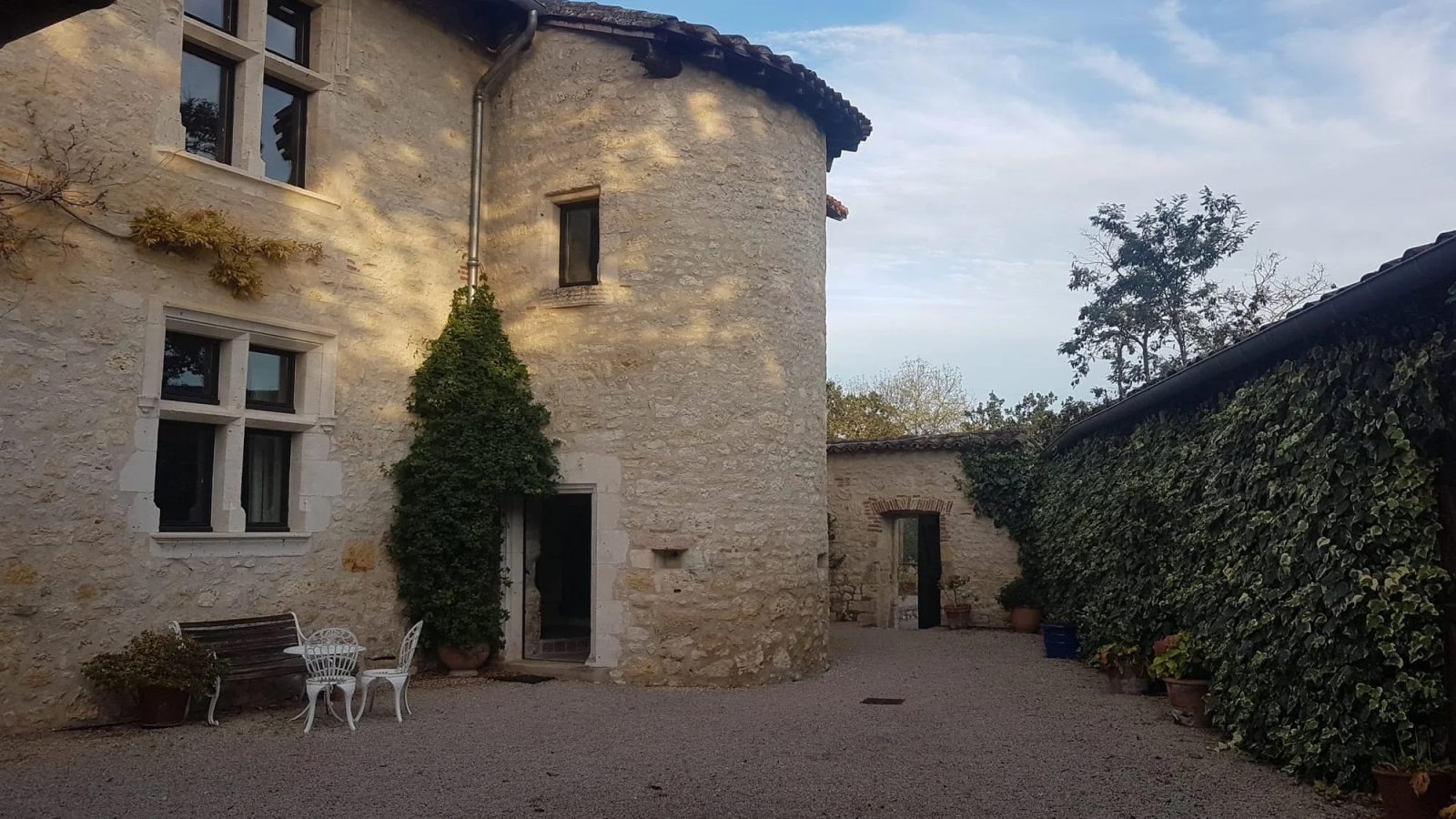 Château Saint Martial coté gîte